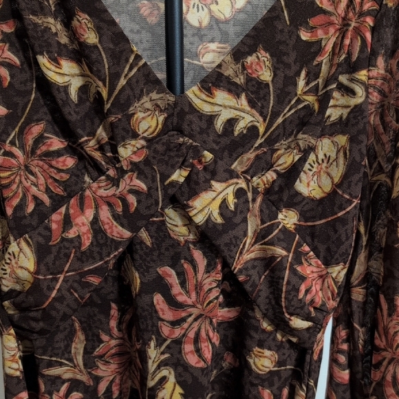 Work to Weekend Chic Brown Tan Blouse L Minimalist Professional Office Top - Picture 5 of 7